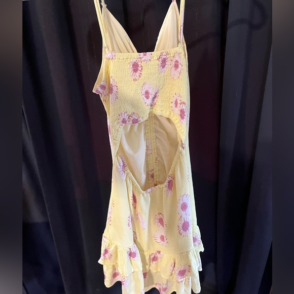 Yellow sunflower dress - Picture 2 of 3